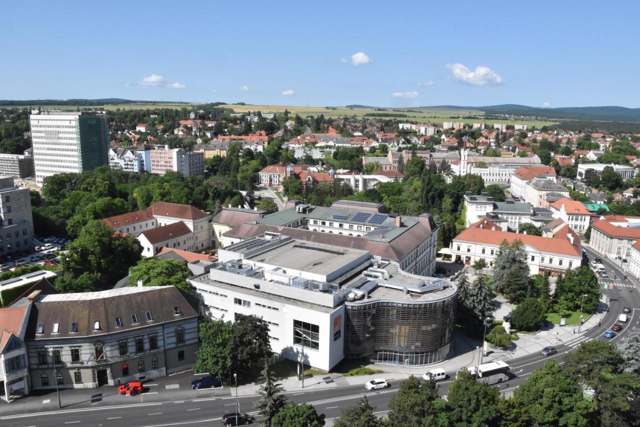 Panorama View Family Apartment Veszprem Ngoại thất bức ảnh